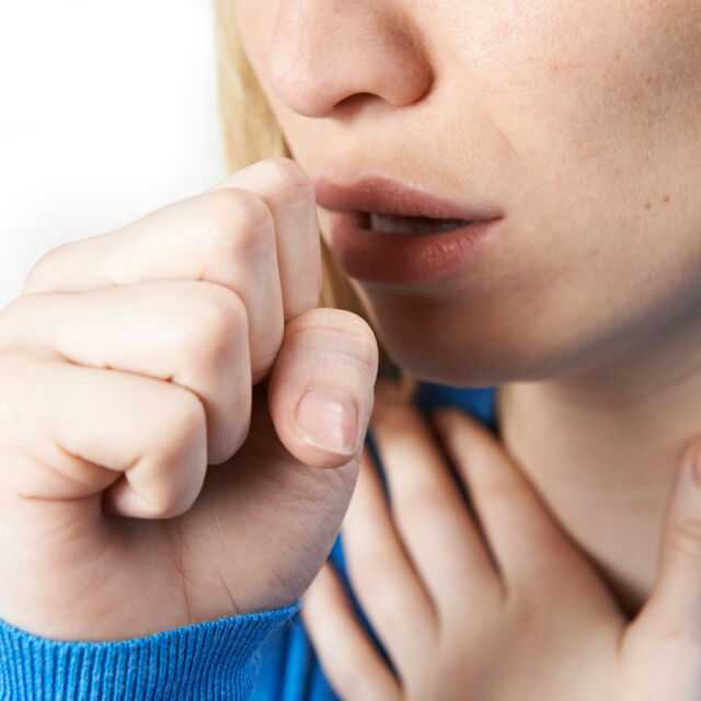 Какви са симптомите на коклюш - кашлица, слабо повишение на температурата и хрема (ВИДЕО)