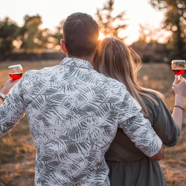 Любовта замайва, но е ден на виното: Попитахме ви какво празнувате на 14 февруари