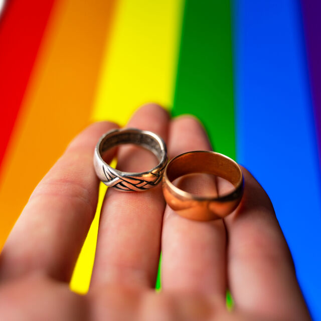 Гърция решава за еднополовите бракове