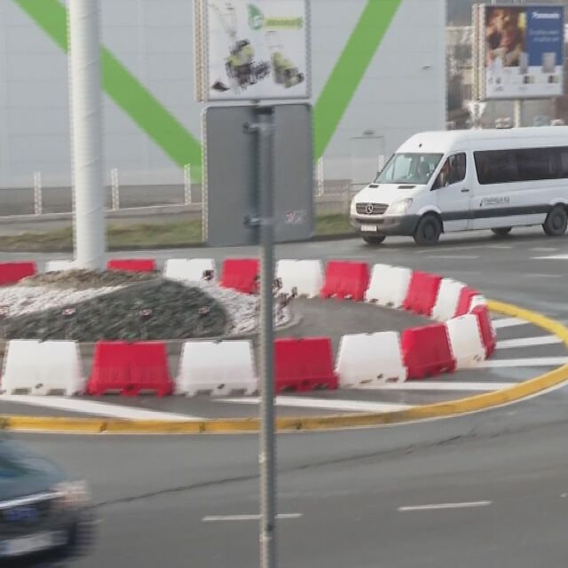 След вълната критики: Оправиха кривата маркировка на кръговото кръстовище в Шумен