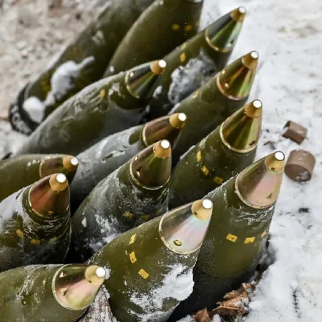 „Шпигел“: Украйна си е купила 120 000 снаряда от България