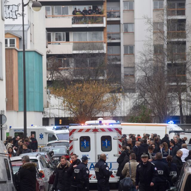 Атентатът срещу „Шарли Ебдо" - най-кървавото нападение във Франция от 40 г. насам