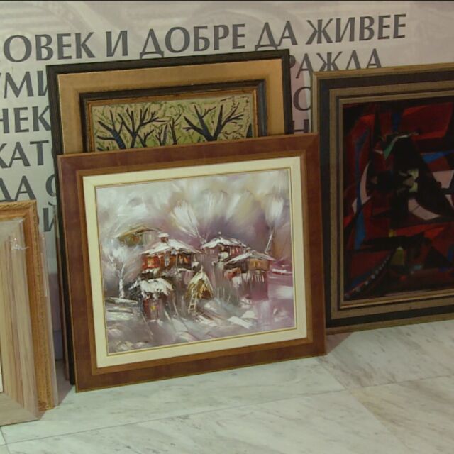 Колекционер си иска обратно 275 от картините на Цветан Василев