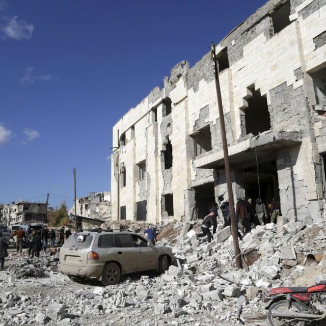Най-малко 57 убити при руски въздушен удар по затвор на "Ал Кайда" в Сирия