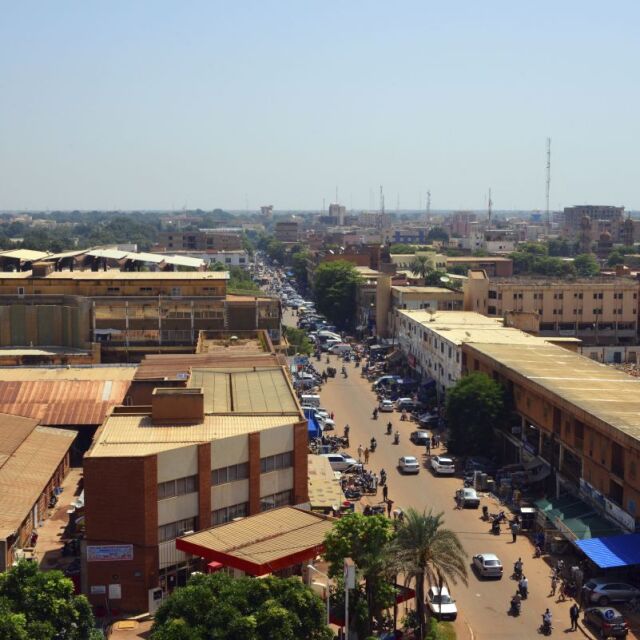 Изстрели и експлозии в столицата на Буркина Фасо