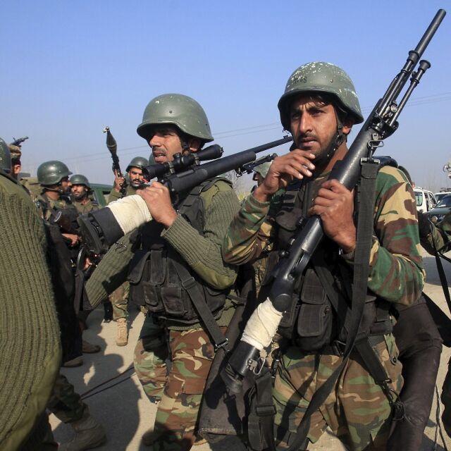 Пакистан продължава офанзивата срещу талибаните