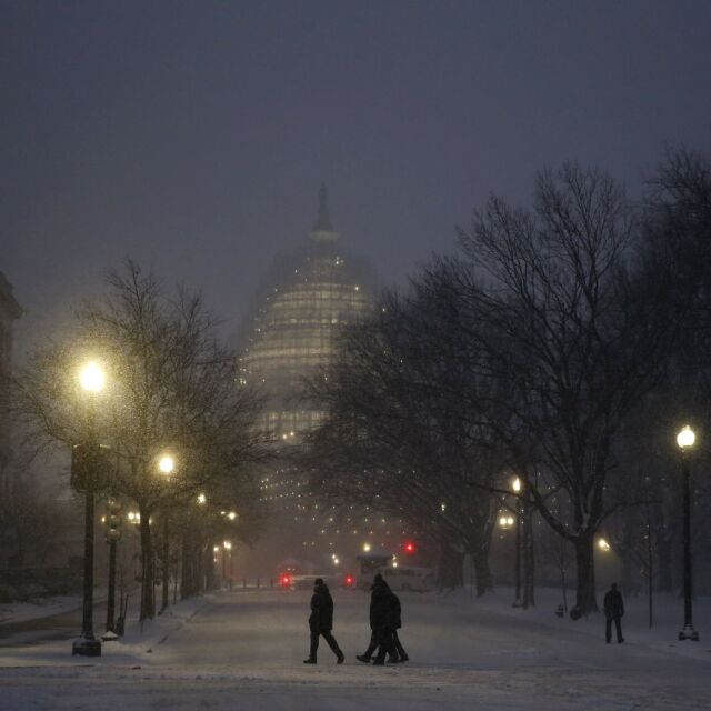 Жертвите на снежната буря в САЩ вече са 25 души