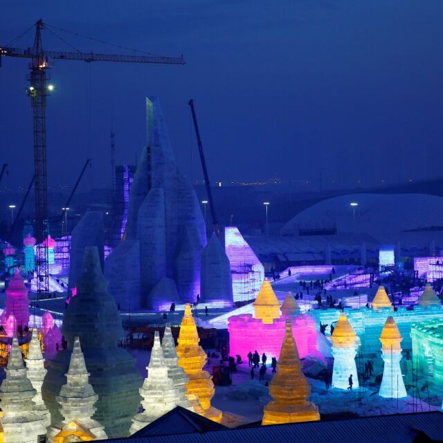 Впечатляващи ледени скулптури на Фестивала на леда в Харбин (ВИДЕО)