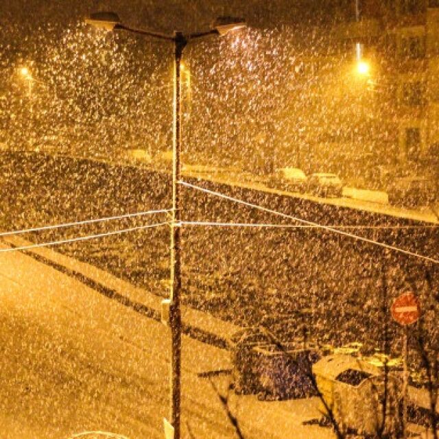 Затворени пътища заради снега в Североизточна България, има и пълна забрана за камиони