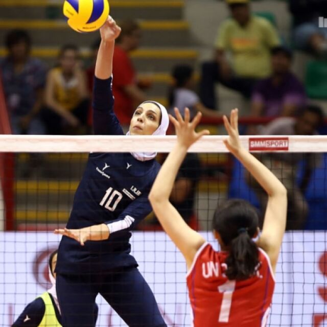 Иранка ще играе волейбол в Шумен, Би Би Си прави филм за нея (ВИДЕО)
