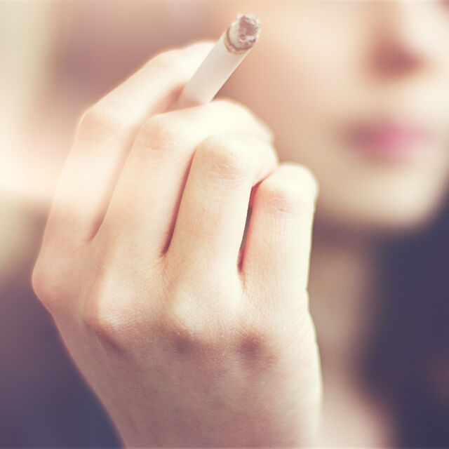„Гледам да е някъде извън училището, че не е учтиво“: Защо подрастващите пушат?
