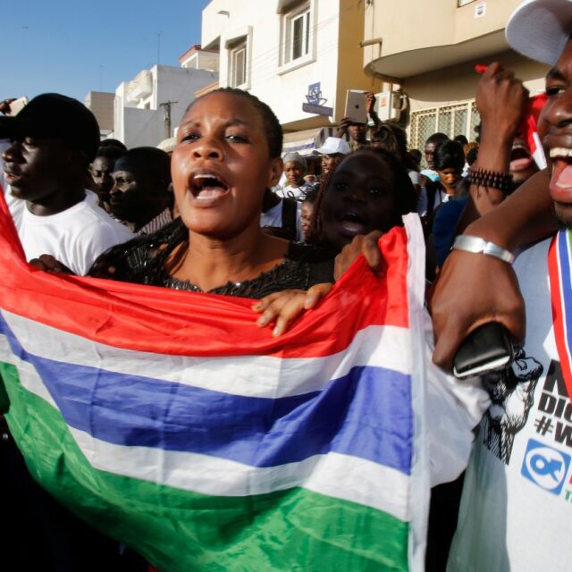 Криза в Гамбия: Бившият президент отказва да напусне властта