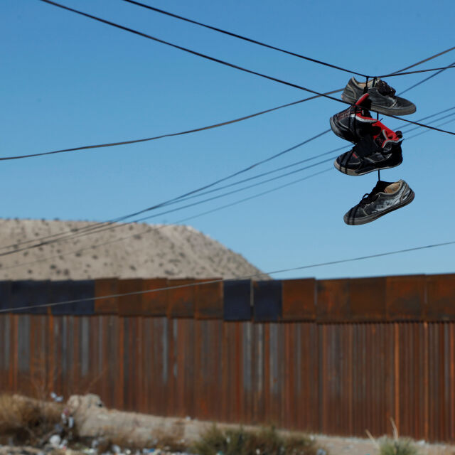 Американски съд разреши строежът на стената по границата с Мексико да продължи