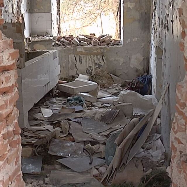 Крадци опустошиха сградата на белодробната болница в Сливен