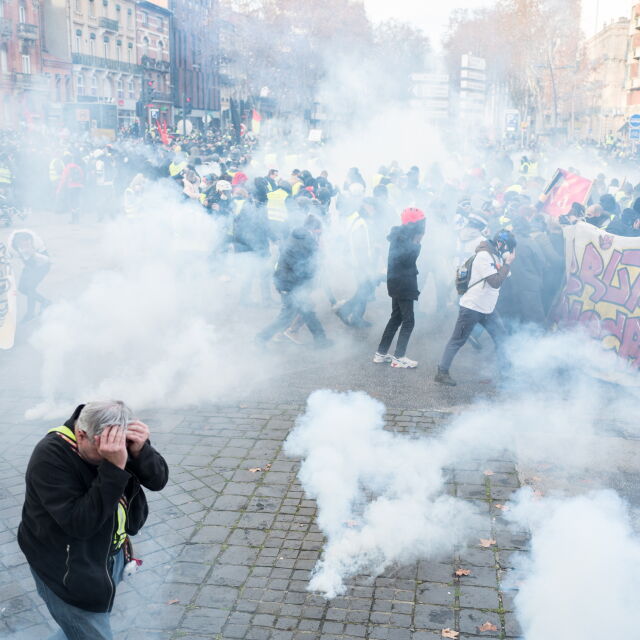 Въпреки дебата на Макрон: 84 000 отново протестираха във Франция (ВИДЕО) 