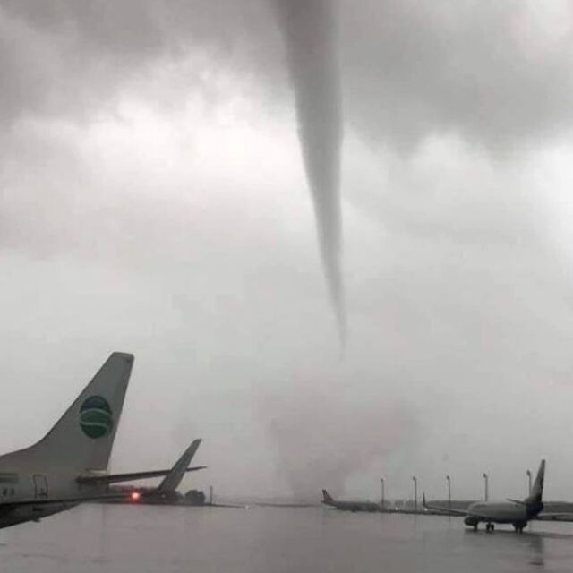 Торнадо удари летището в Анталия (ВИДЕО и СНИМКИ)