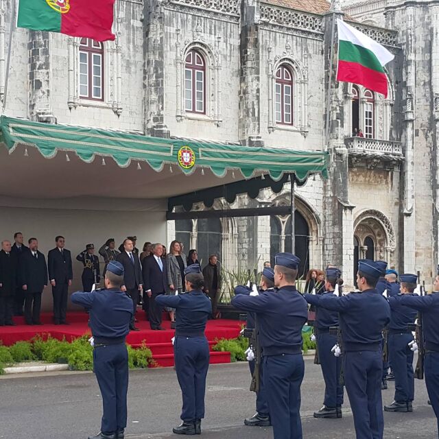 Президентът Румен Радев пристигна на визита в Лисабон