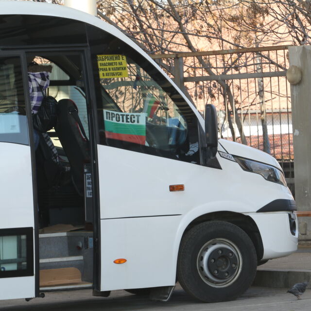 Тол таксите: Превозвачите заплашват с безсрочна транспортна стачка