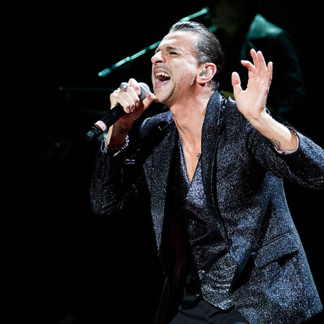 Чуйте новата песен на фронтмена на Depeche Mode - Shock Collar (ВИДЕО)