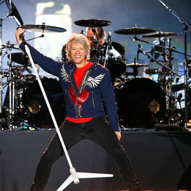 Bon Jovi с новини за албум и турне с участието на Браян Адамс