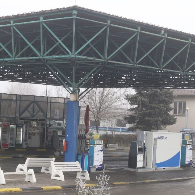 Маскирани обраха оборота на бензиностанция в София 