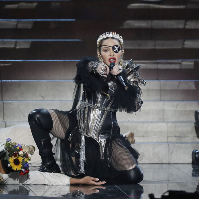 Надцени ли се Мадона – певицата отменя всеки осми концерт от турнето си