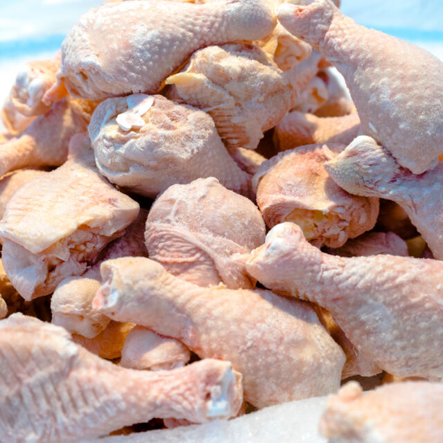 Агенцията по храните установи две пратки с птиче месо, замърсено със салмонела
