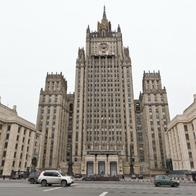 Русия обяви за персона нон грата двама сътрудници на посолството ни в Москва