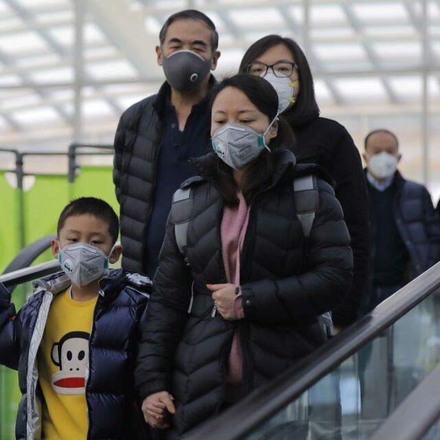 Жертвите на китайския коронавирус се увеличават