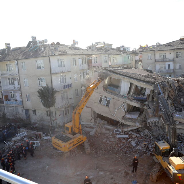 Броят на жертвите от земетресението в Турция достигна 39 души