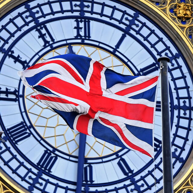 Великобритания посреща брекзит като Нова година