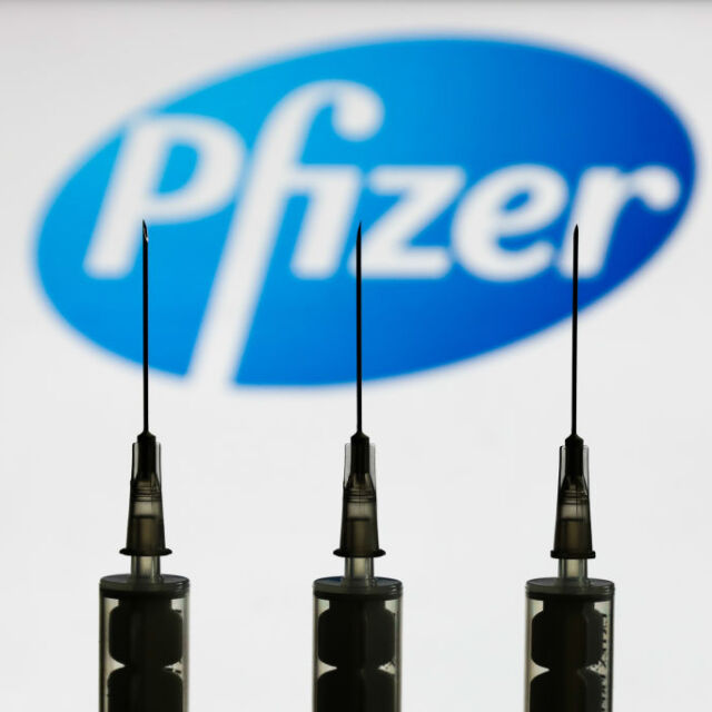 ЕК сключи договор за още 1,8 млрд. дози от ваксината на "Пфайзер" 