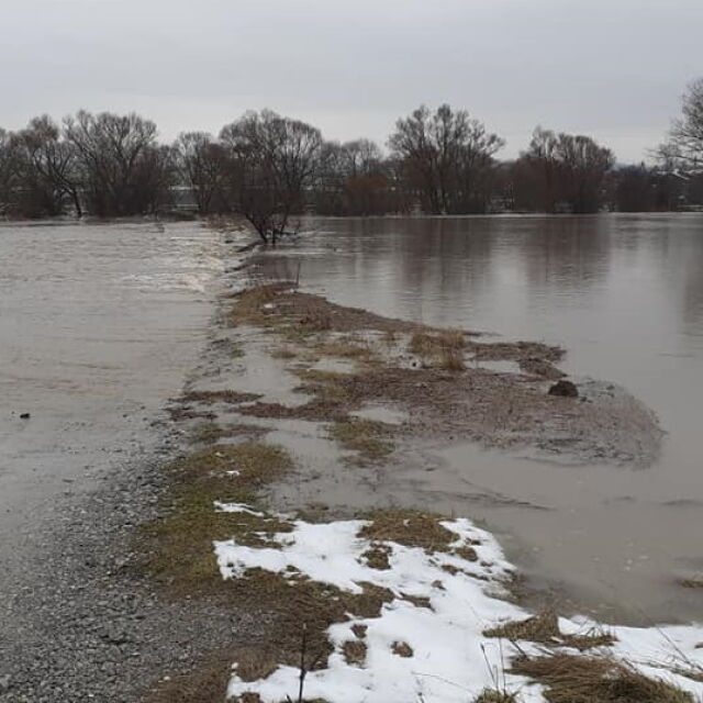 Частично бедствено положение в Пернишко заради високите нива на реките