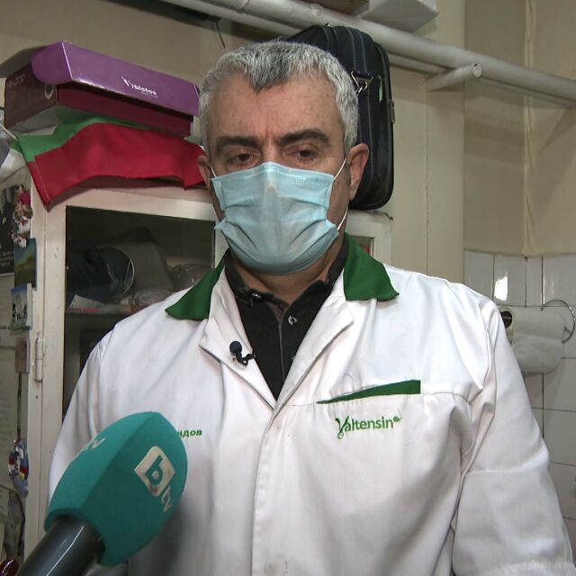 Д-р Миндов: 50% от общопрактикуващите лекари в столицата са ваксинирани