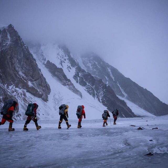 Вдъхновяващ пример и велико постижение: Как непалци изкачиха К2 през зимата