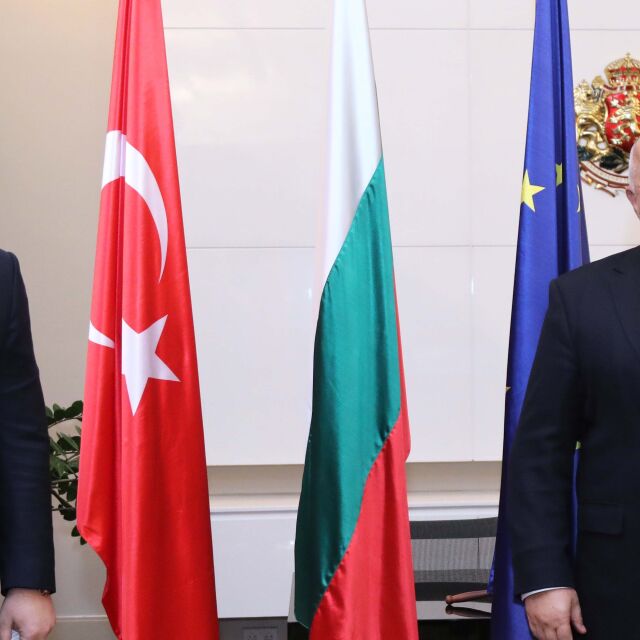 Премиерът: Наблюдава се значителен спад в туристическия поток между България и Турция
