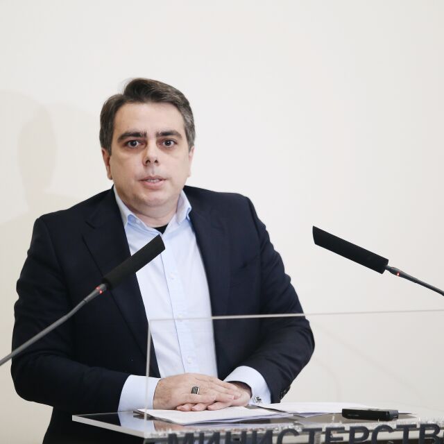 Асен Василев: През февруари е реалистично парламентът да приеме Бюджет 2022
