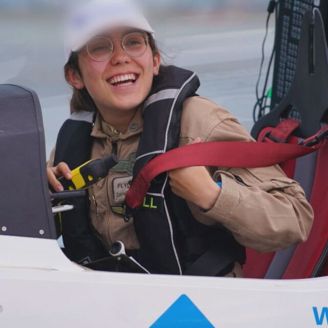 19-годишната авиаторка Зара пред bTV: Върховете на Пирин са красиви отгоре