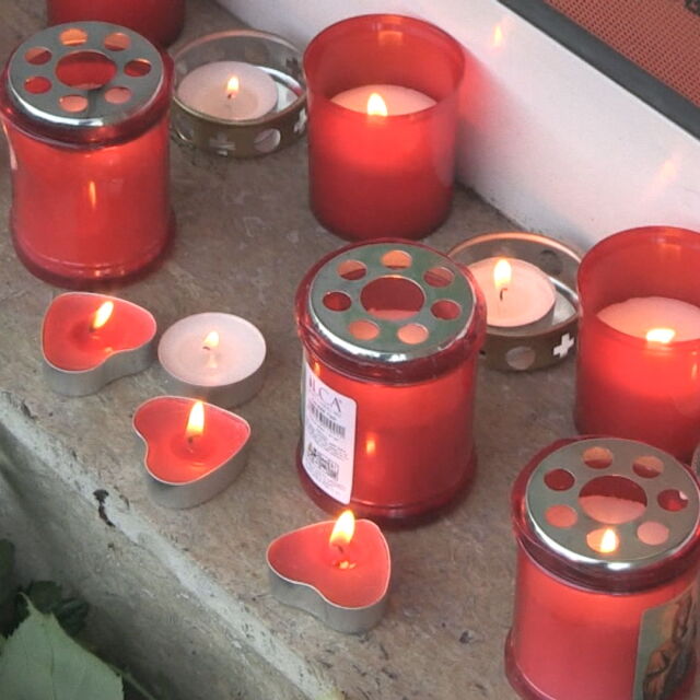 Приятели и колеги на жестоко убитата в Русе жена организираха бдение