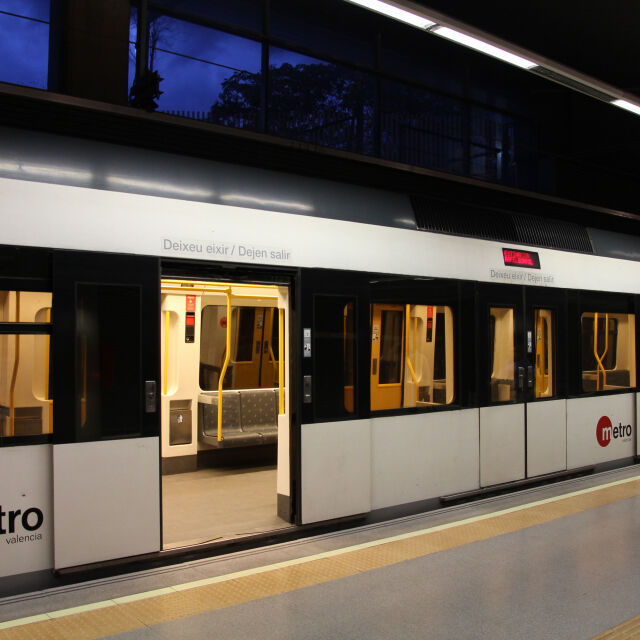 До юли 2023 г.: Градският транспорт във Валенсия ще е безплатен за всички под 30 г.