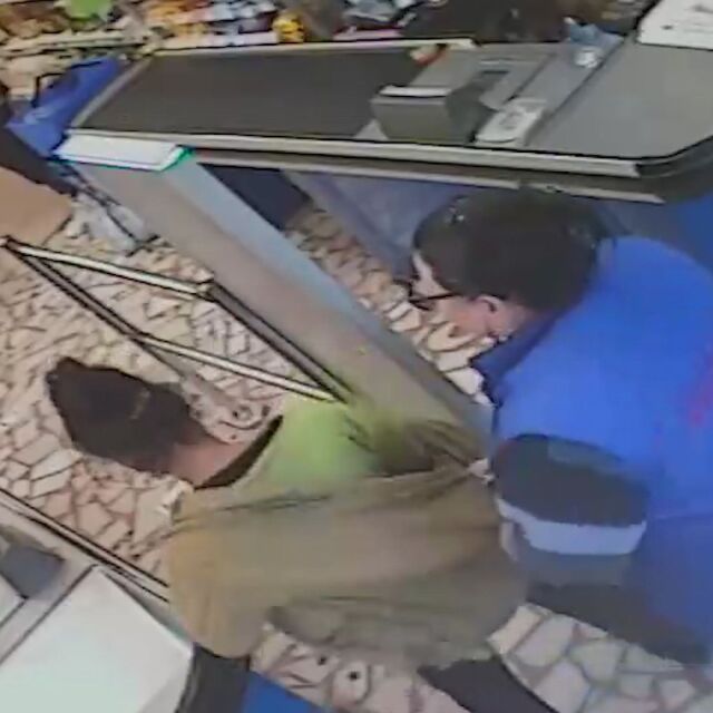 Бдителна касиерка успя да задържи мъж и жена, опитали да откраднат луканки (ВИДЕО)