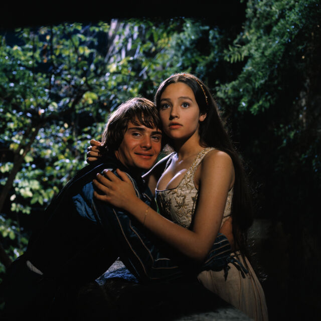 Звездите от филма "Ромео и Жулиета" (1968) съдят киностудио заради гола сцена