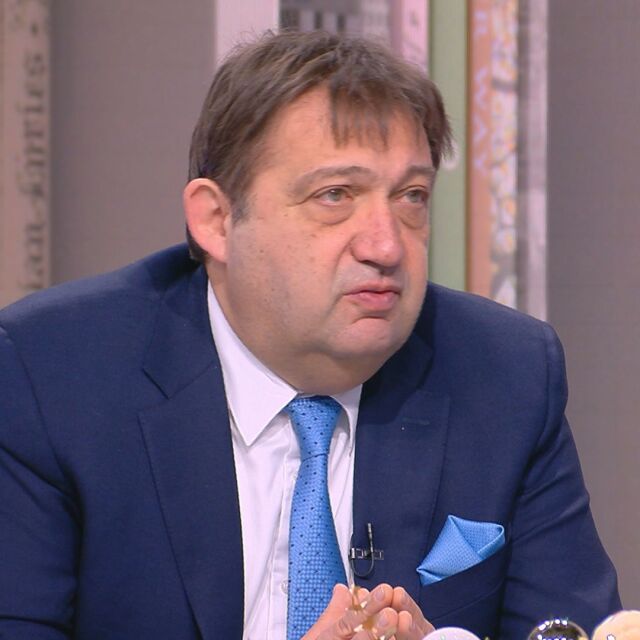 Министър Шишков: Проблемът с жълтите павета е много сериозен, пред очите ни са
