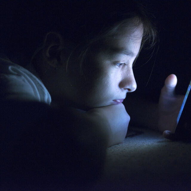 ДАЗД: Близо 70% от децата са между 1 и 3 часа онлайн всеки ден