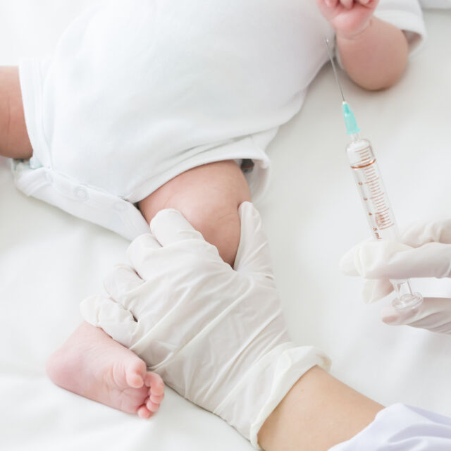 Бебетата вече могат да бъдат по-рано ваксинирани срещу коклюш