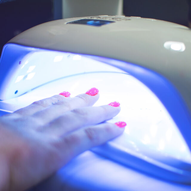 Проучване: UV лампите за изпичане на гел лак могат да доведат до рак и ДНК мутации 