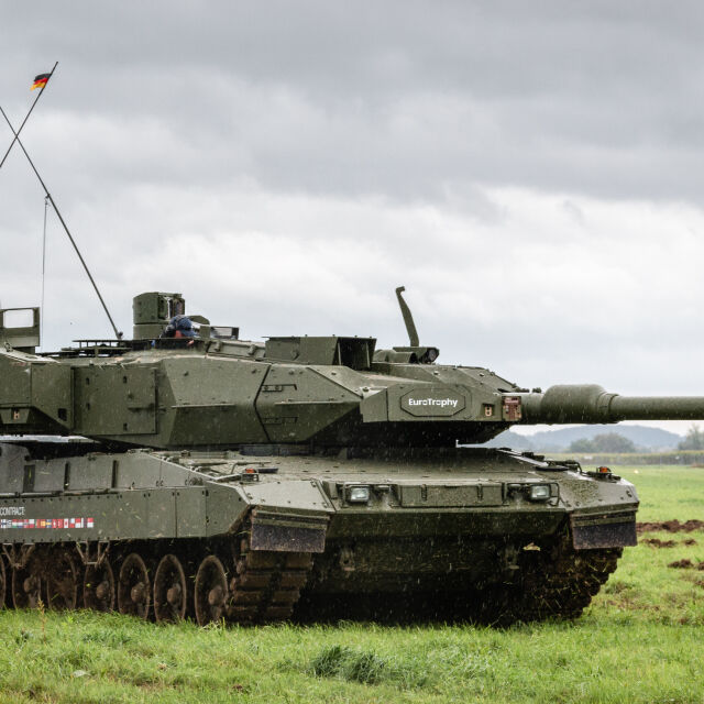 Официално: Германия праща танкове на Украйна