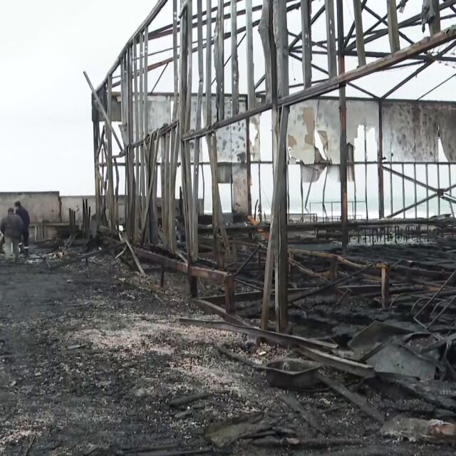 Пожар изпепели заведение на плажа в Бургас 