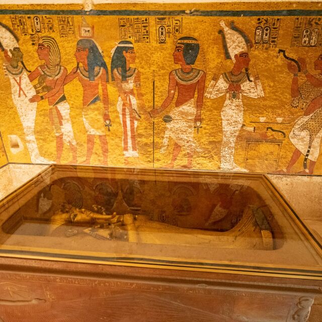 Откриха мумии, запечатани в саркофази, които не са отваряни от 4300 г.