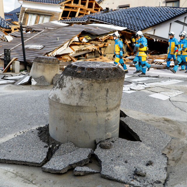След 72 часа под руините: Извадиха живи възрастни мъж и жена в Япония